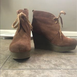 Sbicca suede booties